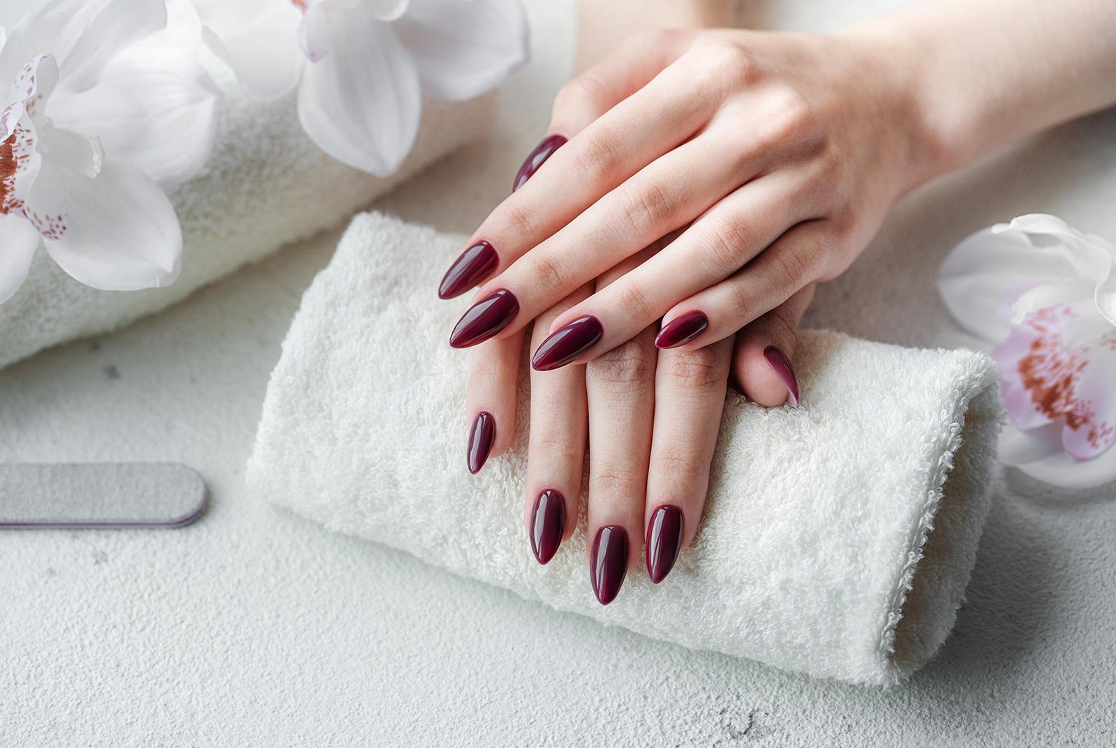 DAVI Nails